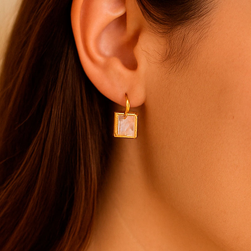 Finley | スクエアクリスタルのゴールドピアス