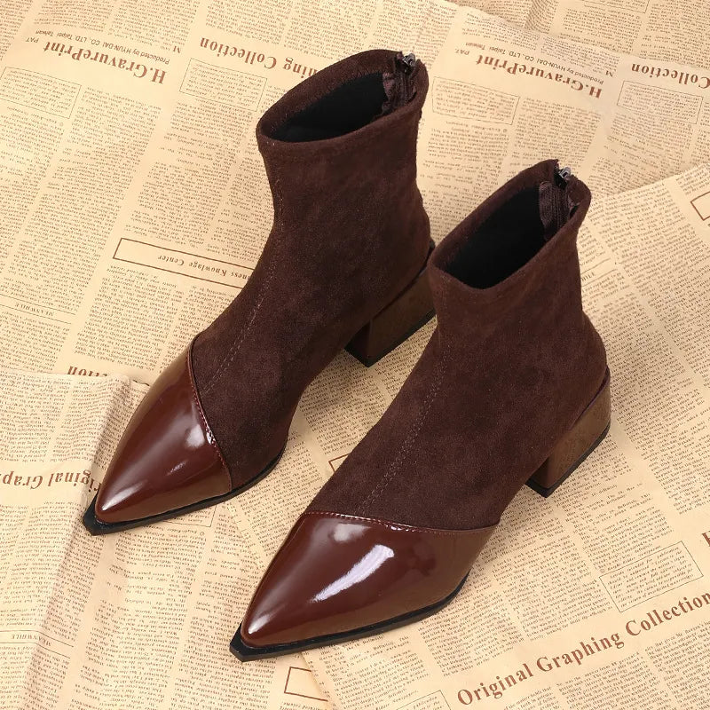 Estella | スクエアヒールのポインテッドブーツ