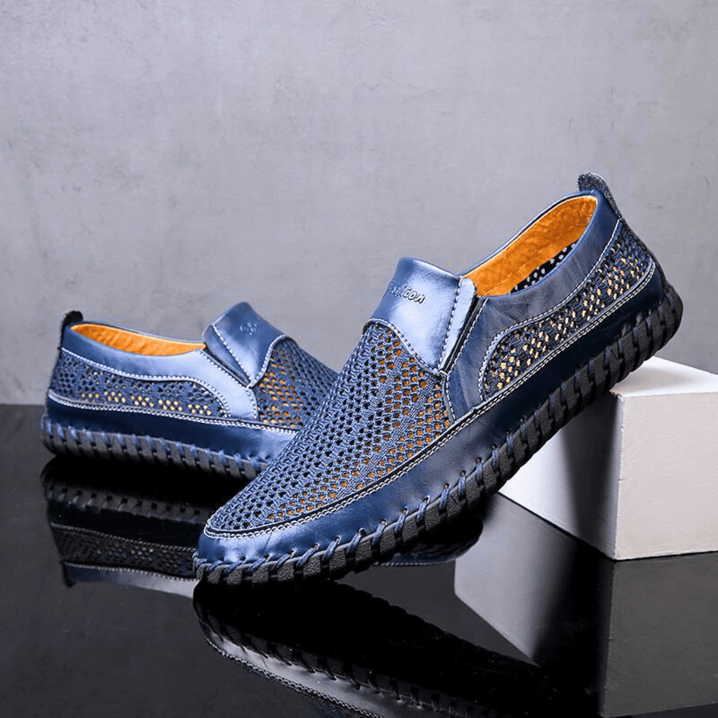 Kervano | 通気性のあるスリップオンシューズ